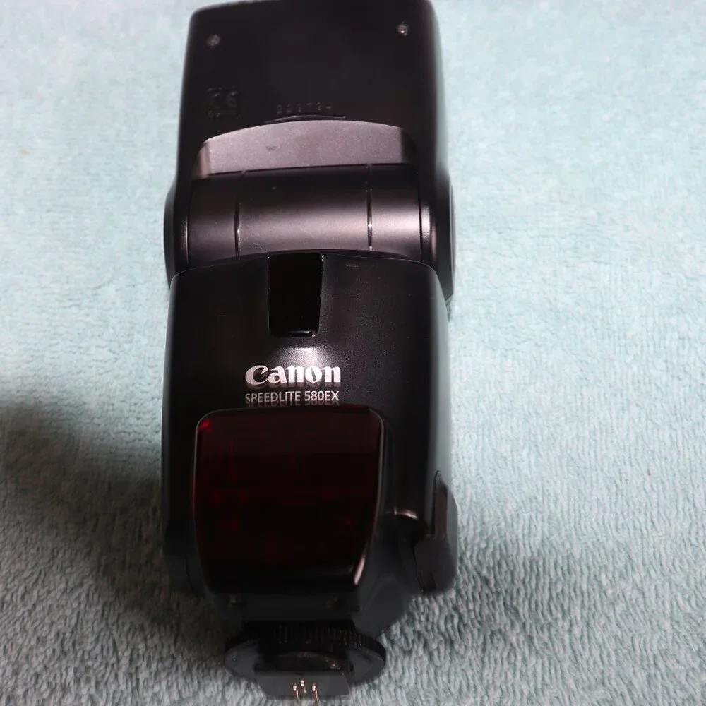 Canon Speedlite 580EX Shoe Mount Flash W/Case - AS-IS/For Parts Only